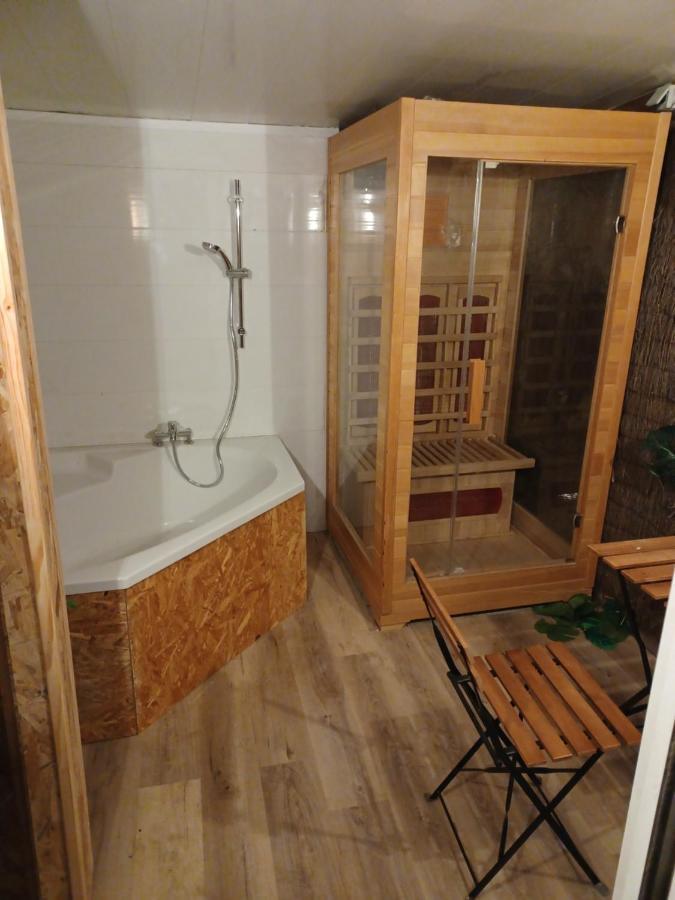 Roulotte Et Sauna De Tonton Bouvy Au Domaine Du Reuze Winnezeele Zewnętrze zdjęcie